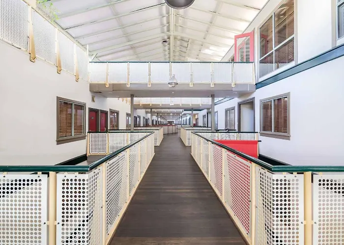 Oaks Sydney Goldsbrough Suites